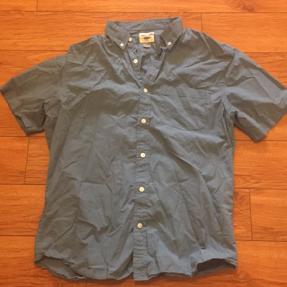 Old navy man shirt M